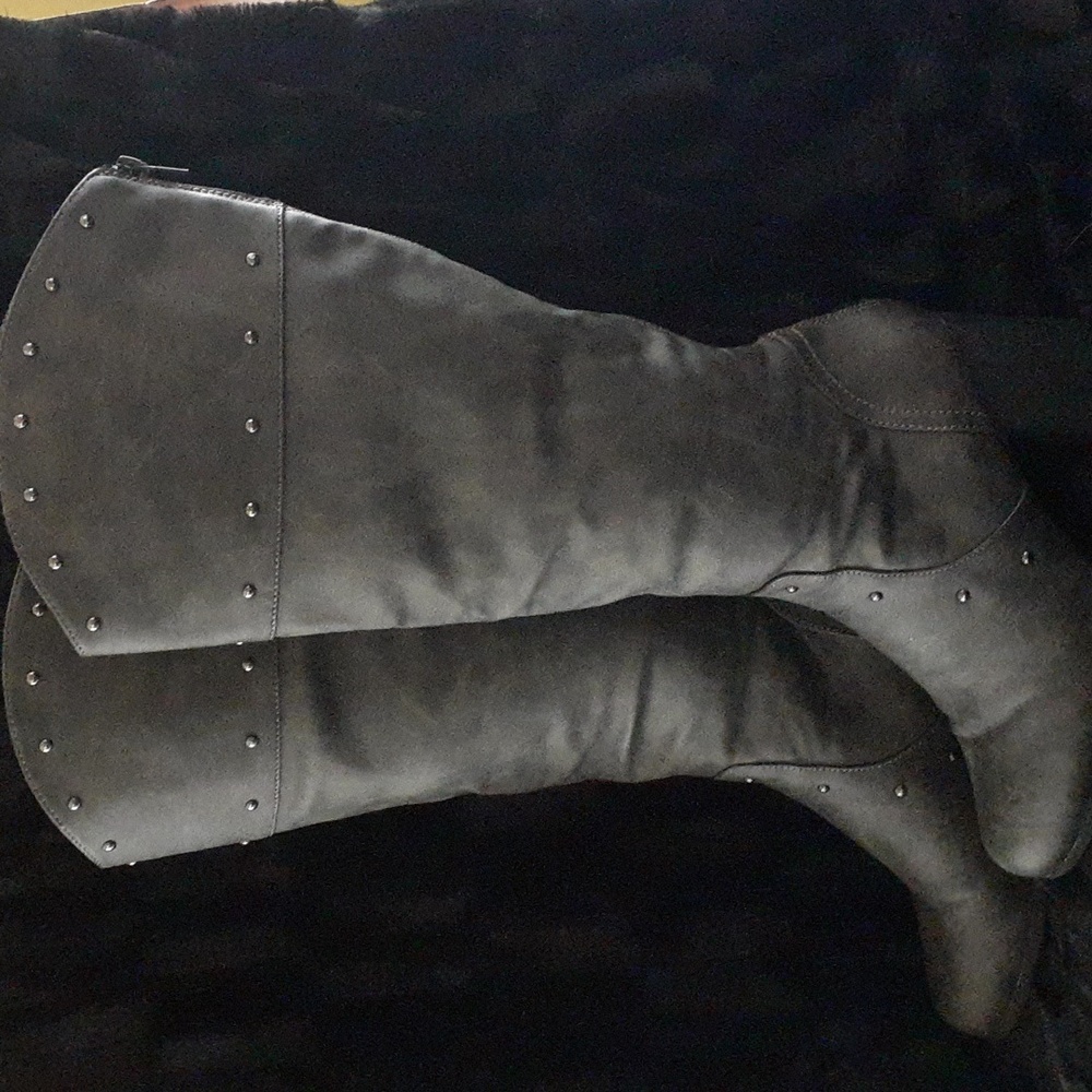 Dolce by MOJO Moxie Grey Knee High Boots sz10